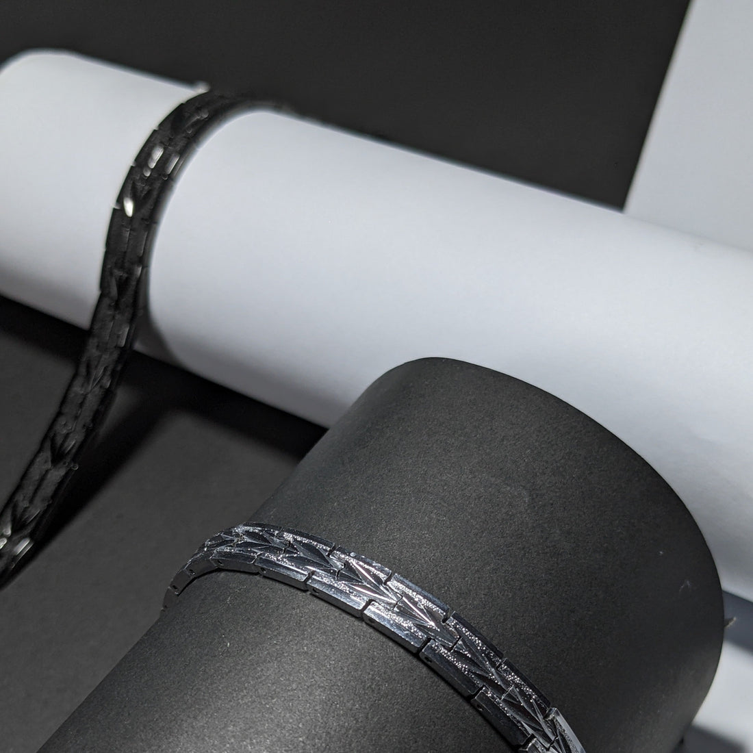 Very Delicate Glossy With 3 Lines Dull Finish Silver Color Bracelet For Men - Style A673